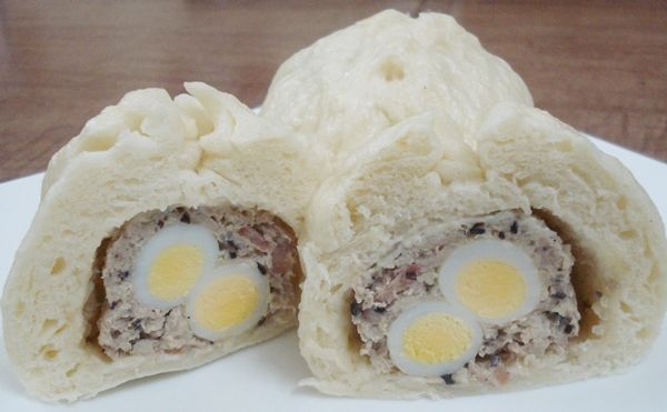 cách làm bánh bao nhân thịt trứng cút